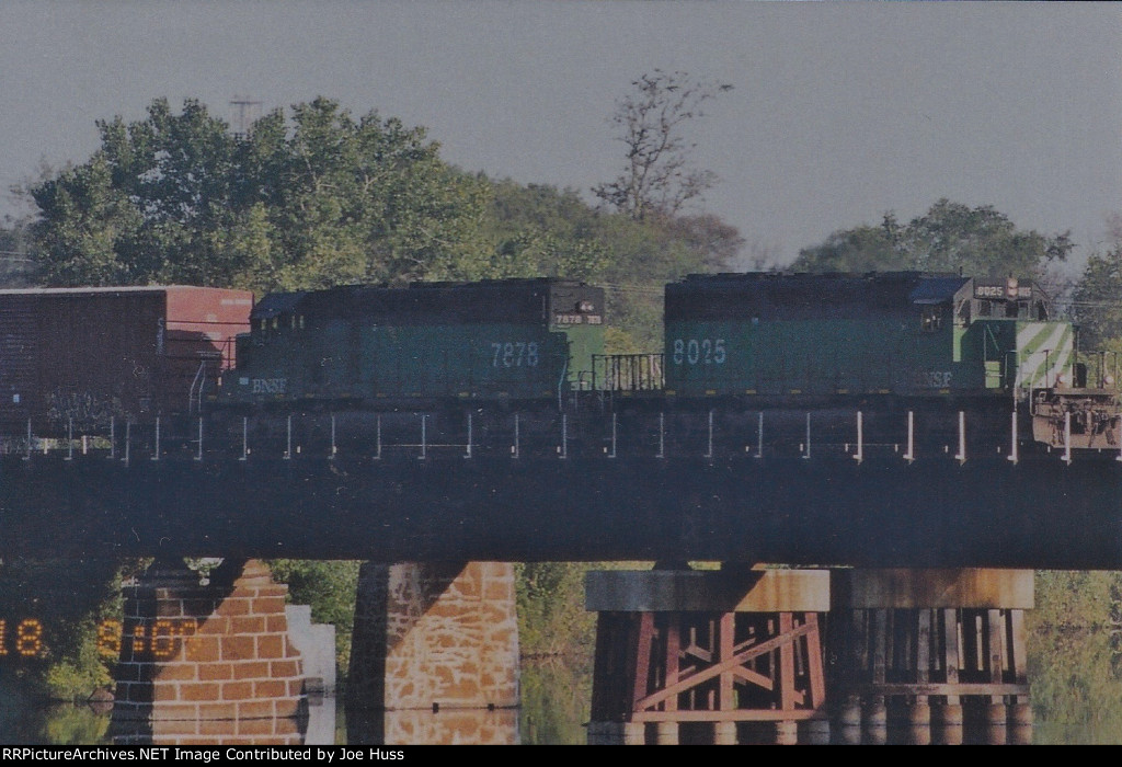 BNSF 8025 East